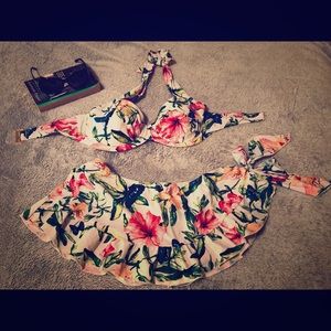 2 piece swimsuit Medium